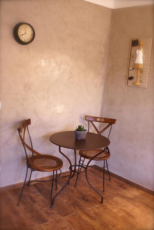 Hotel Le Crillon Murs  Zimmer foto