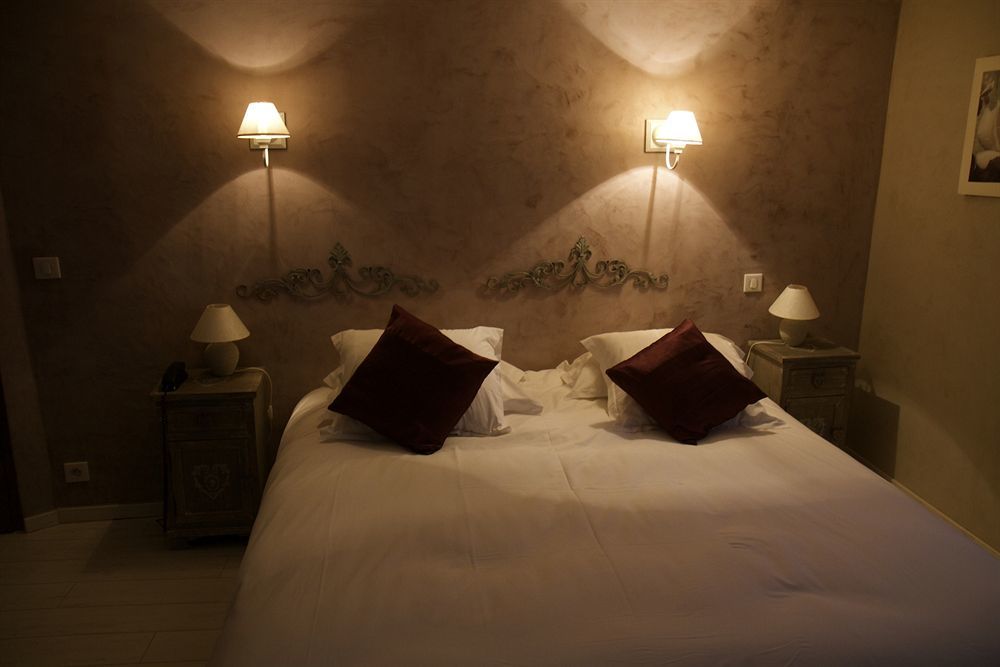 Hotel Le Crillon Murs  Exterior foto